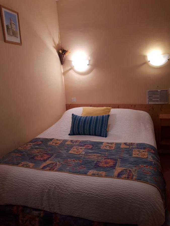 Logis Hotel Le Ceans Orpierre Exterior photo