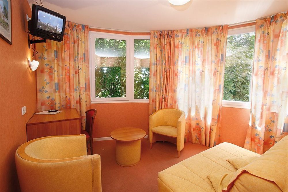 Logis Hotel Le Ceans Orpierre Exterior photo